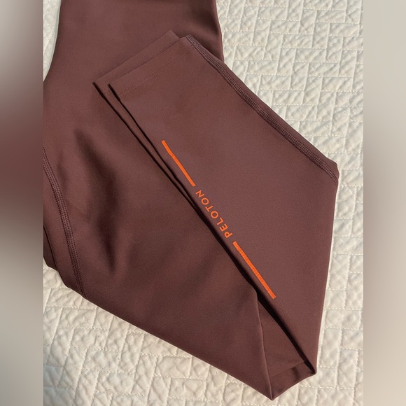 Peloton Leggings Burgandy Medium  Euc - Picture 2 of 4